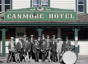 The Canmore Hotel, circa early 1900s and 2014. ©Rob Alexander and the Canmore Museum and Geoscience Centre